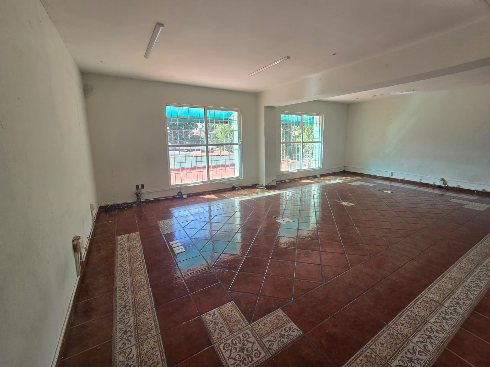 Casa en Renta para Uso Corporativo en Jardines del Bosque Centro, Guadalajara - foto 17 de 24