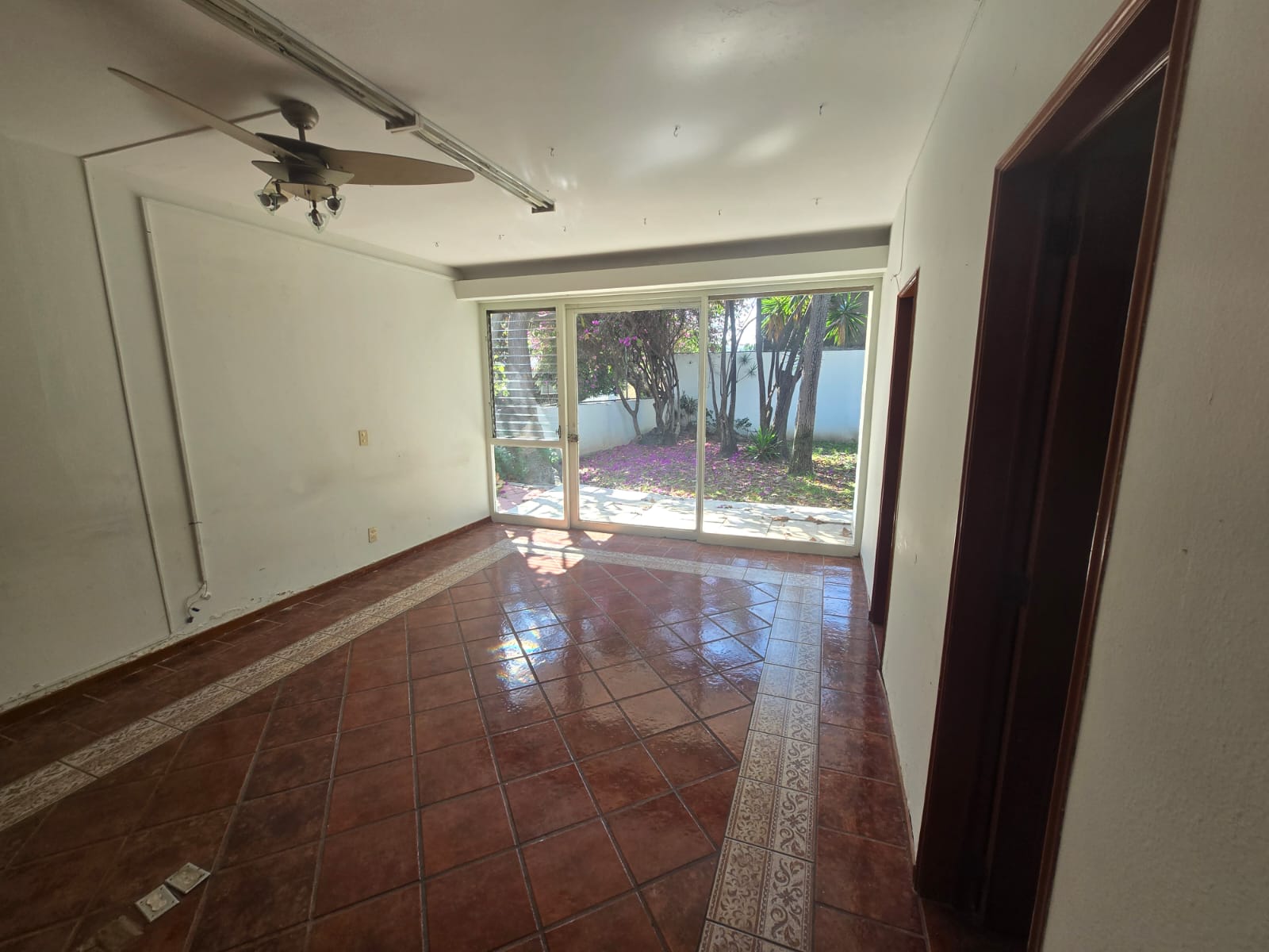 Casa en Renta para Uso Corporativo en Jardines del Bosque Centro, Guadalajara - foto 19 de 24