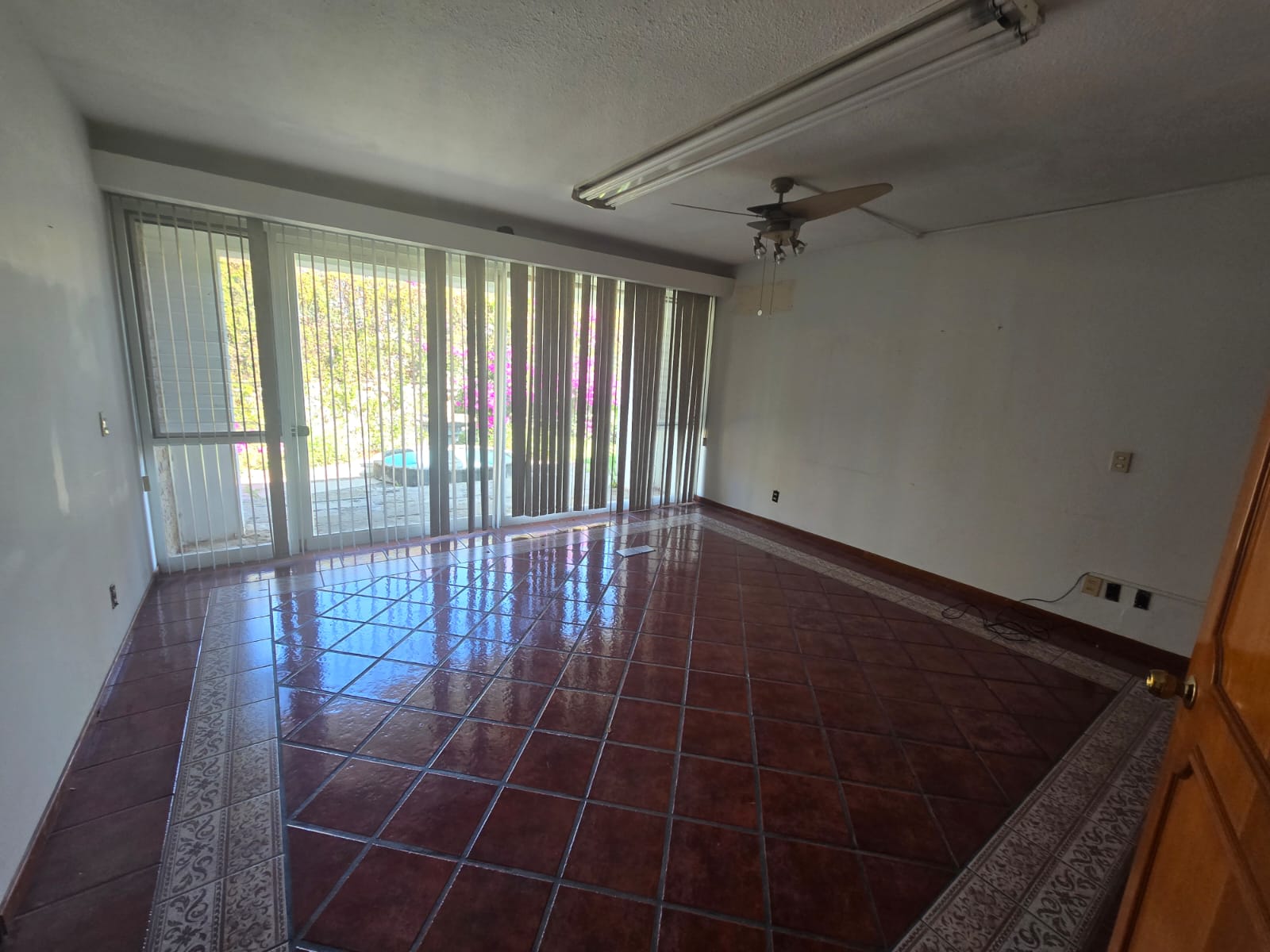 Casa en Renta para Uso Corporativo en Jardines del Bosque Centro, Guadalajara - foto 12 de 24