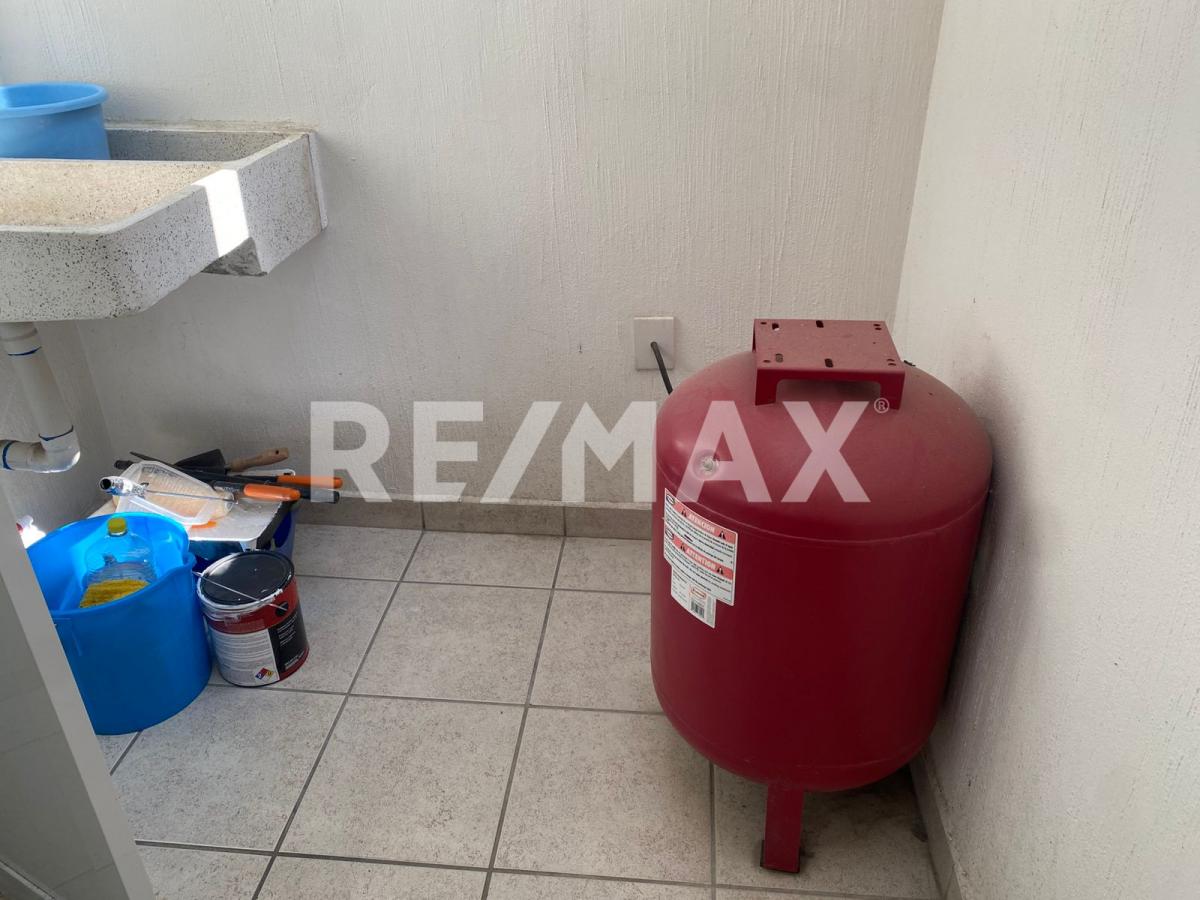 CASA EN CONDOMINIO EN VENTA en Fraccionamiento El Alcázar (Casa Fuerte), Tlajomulco de Zúñiga - foto 25 de 42