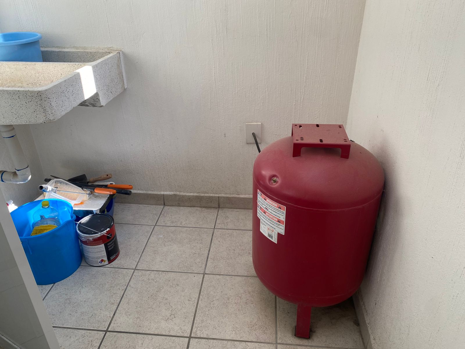 CASA EN CONDOMINIO EN VENTA en Fraccionamiento El Alcázar (Casa Fuerte), Tlajomulco de Zúñiga - foto 25 de 42