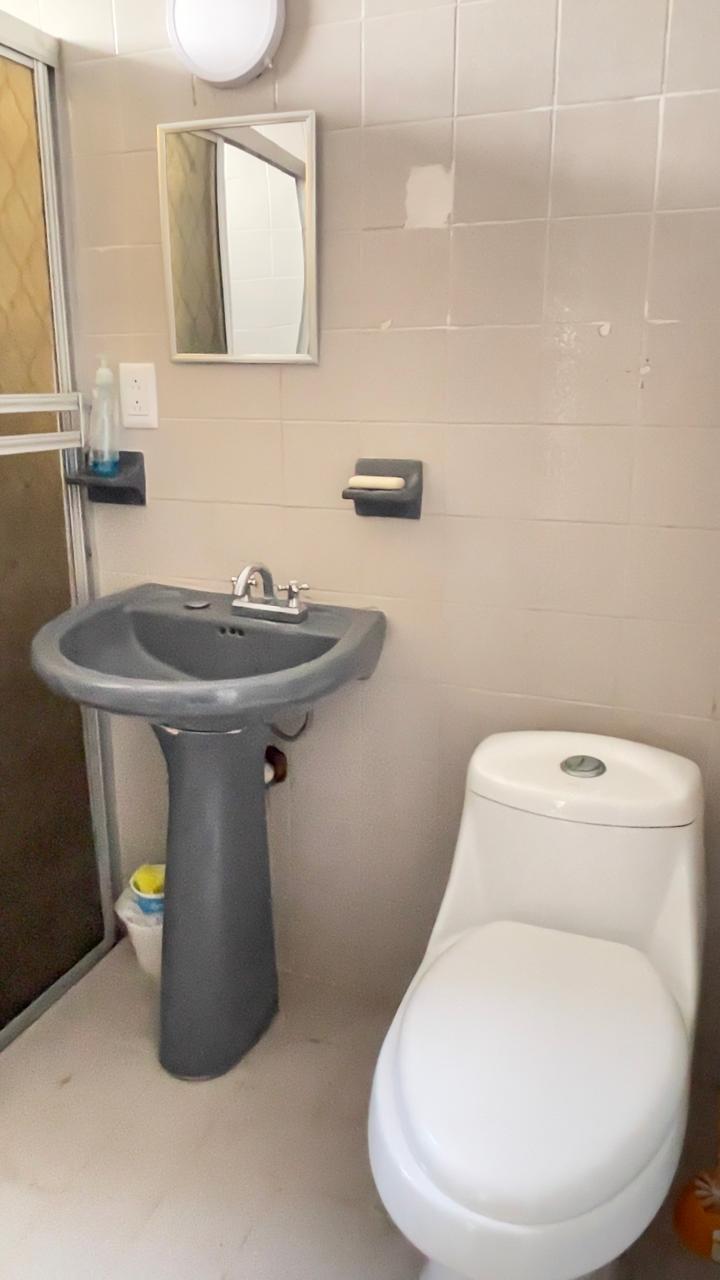 Casa en Venta  en JARDINES DEL COUNTRY, Guadalajara - foto 10 de 44