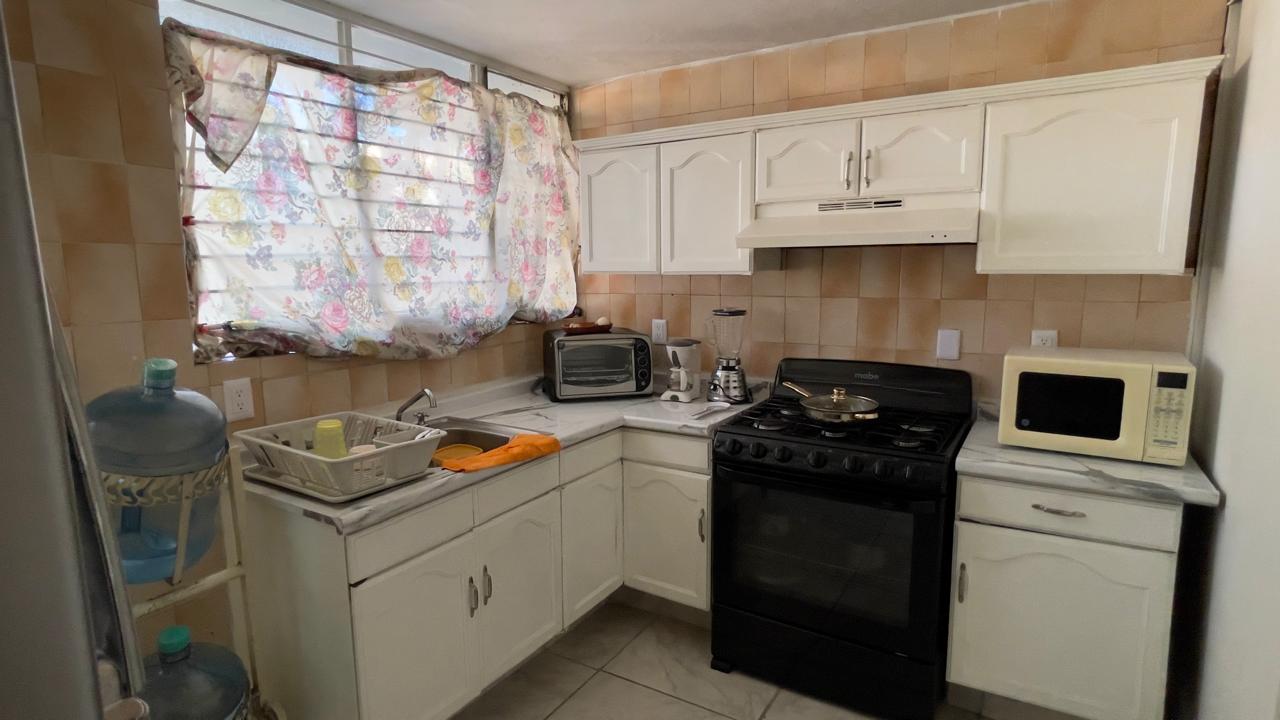 Casa en Venta  en JARDINES DEL COUNTRY, Guadalajara - foto 4 de 44