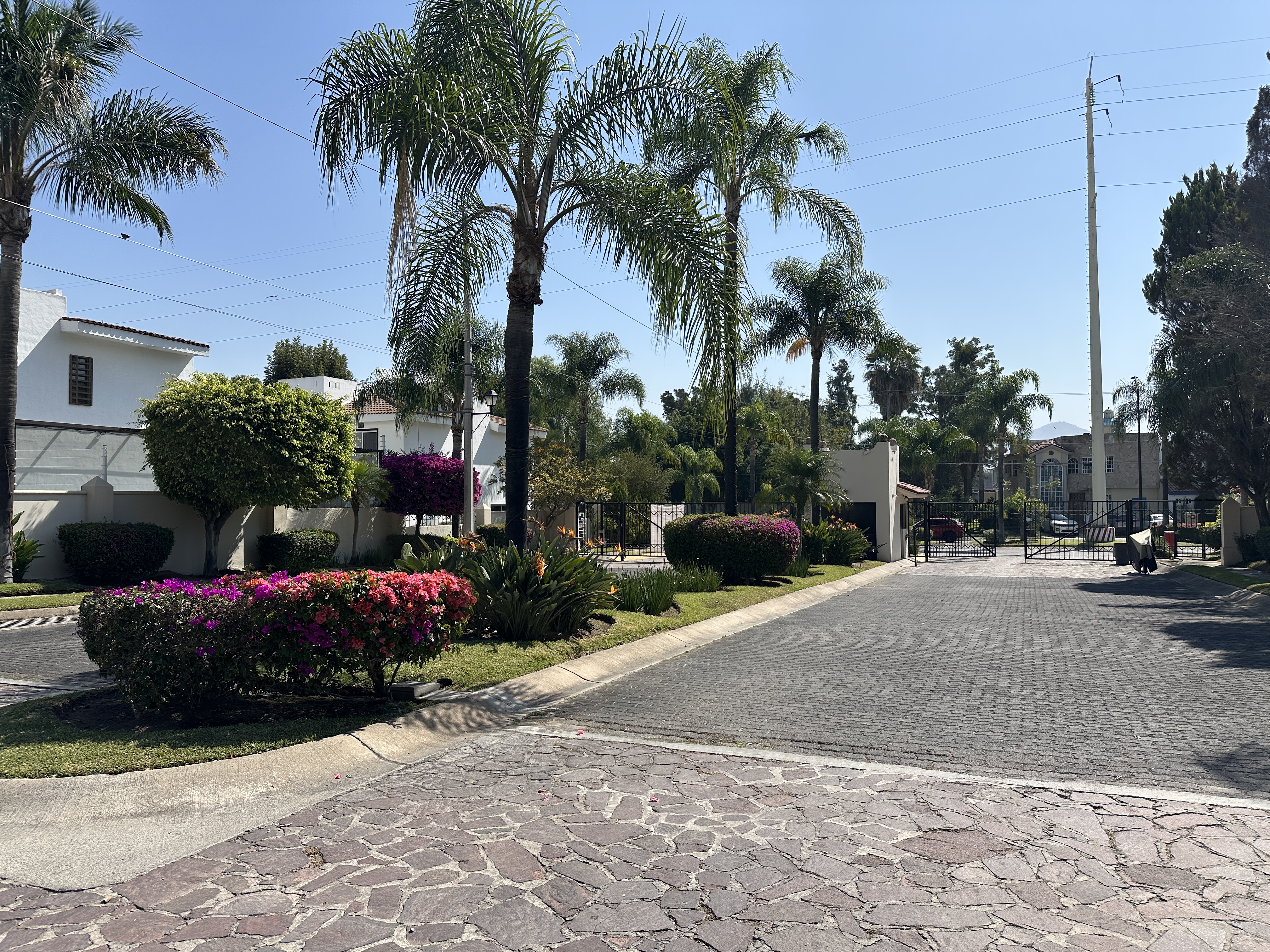 Terreno en Venta en Casa Fuerte  en Fraccionamiento El Alcázar (Casa Fuerte), Tlajomulco de Zúñiga - foto 3 de 15