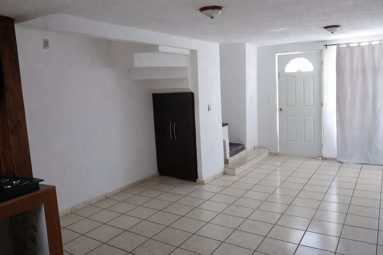 Casa En Venta  en VILLA FONTANA, San Pedro Tlaquepaque - foto 2 de 13
