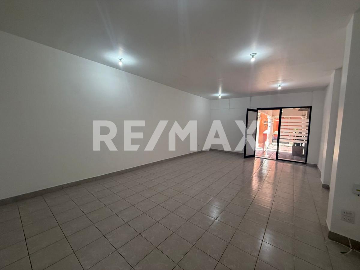 LOCAL EN RENTA DE 89.3 M2, EN PLAZA PUEBLO AMIGO, TIJUANA