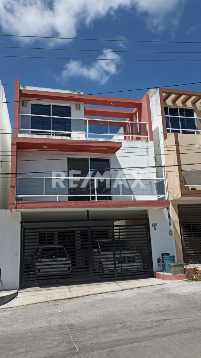 WELL-LOCATED HOUSE VERY CLOSE TO DOWNTOWN TAMPICO