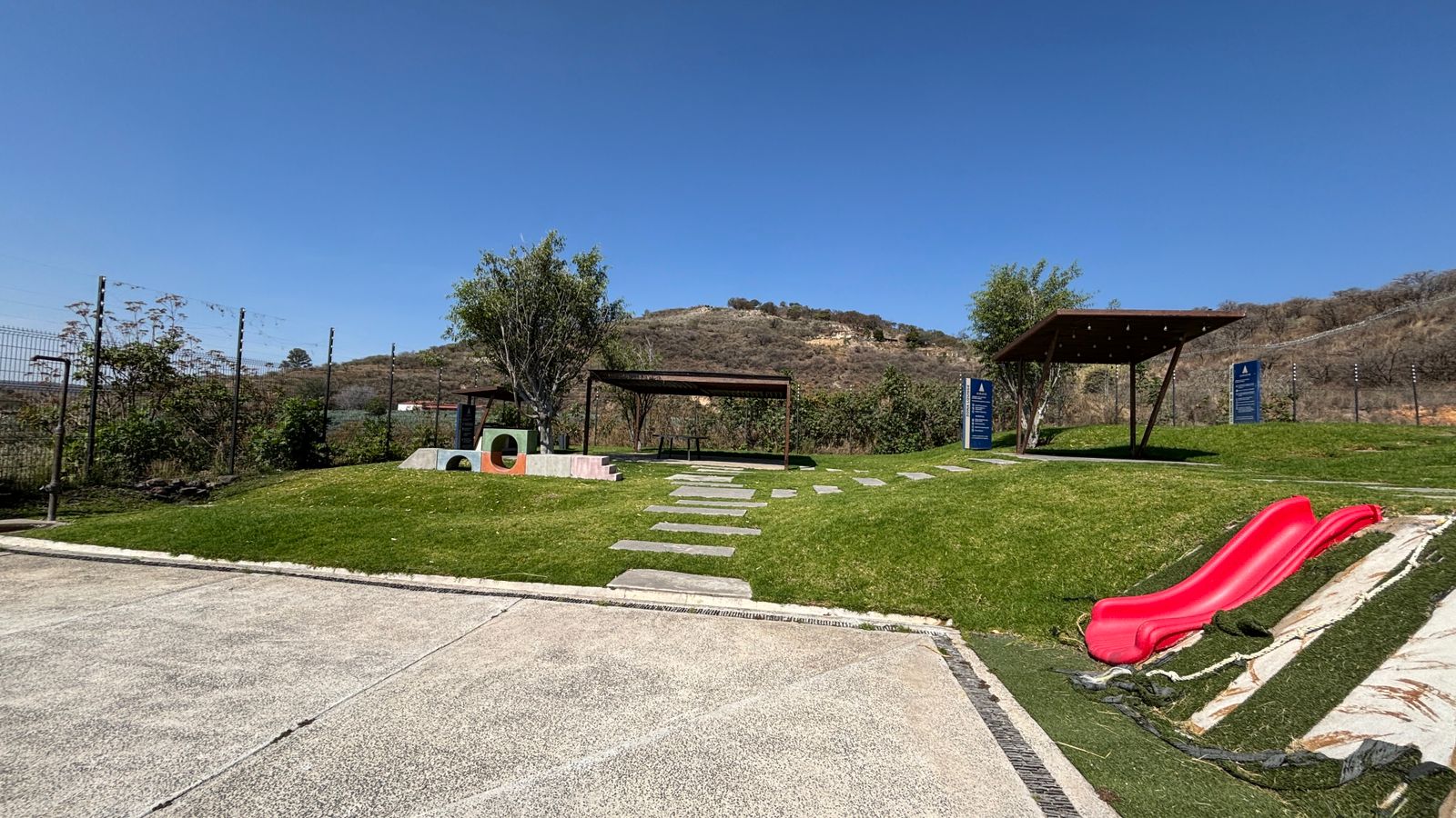 Casa en Venta  en BOSQUES DE SANTA ANITA, Tlajomulco de Zúñiga - foto 16 de 33