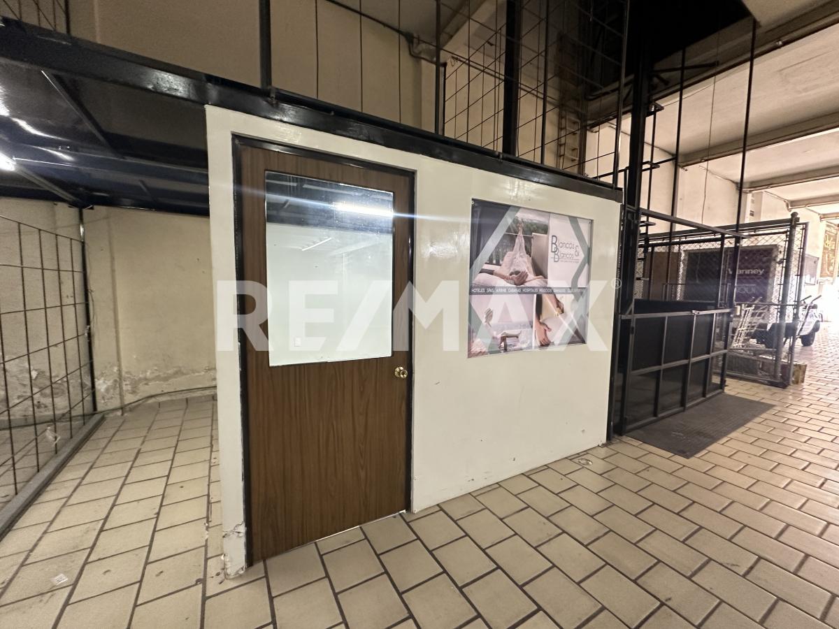 Bodega en Renta en Zona Centro Guadalajara en Santa Teresita, Guadalajara - foto 32 de 40