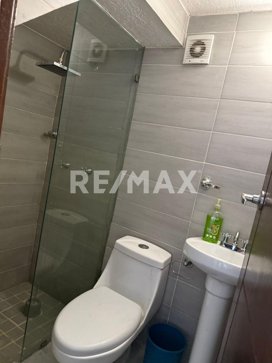 CASA EN RENTA AMUEBLADO 