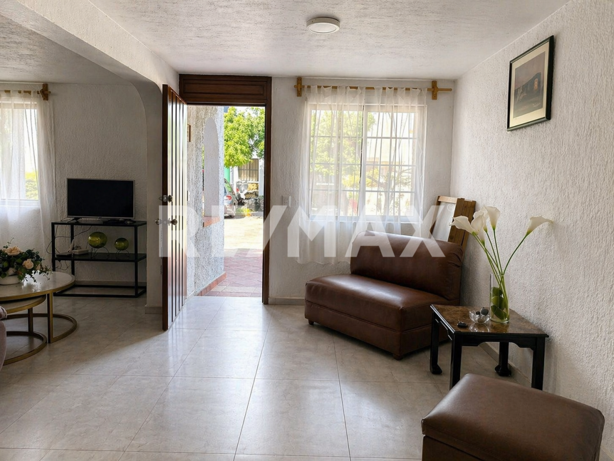 CASA EN RENTA AMUEBLADO 