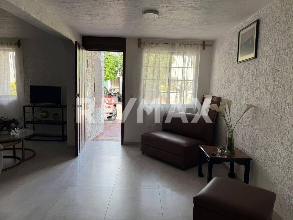 CASA EN RENTA AMUEBLADO 