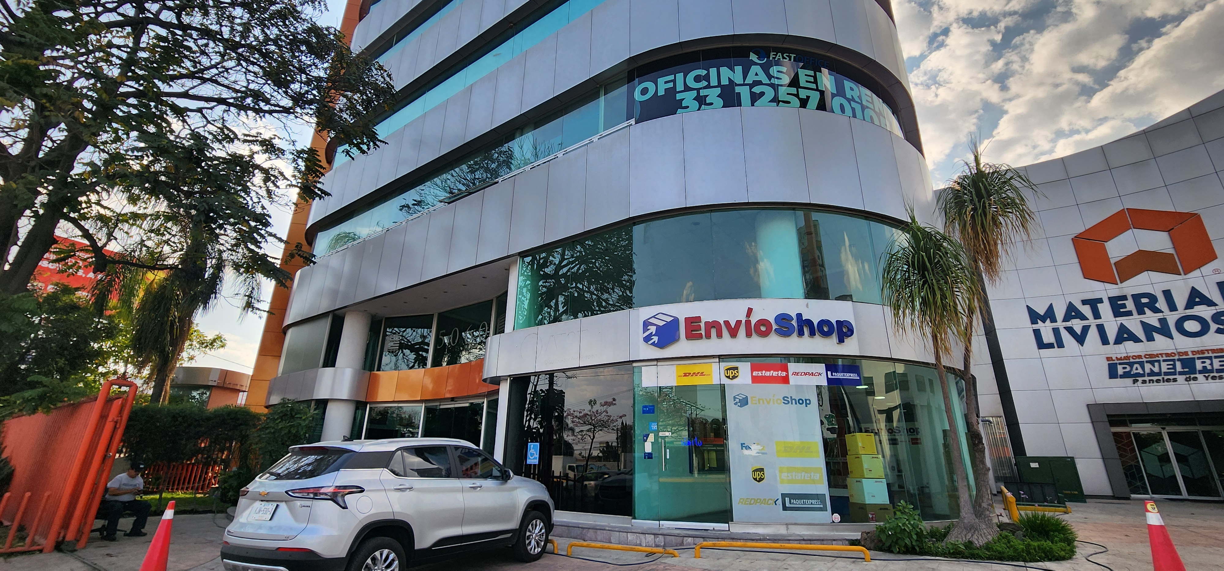 Oficina en renta sobre López Mateos Sur muy cerca de Bugambilias dentro de edificio corporativo en Miguel de La Madrid Hurtado, Zapopan - foto 3 de 19