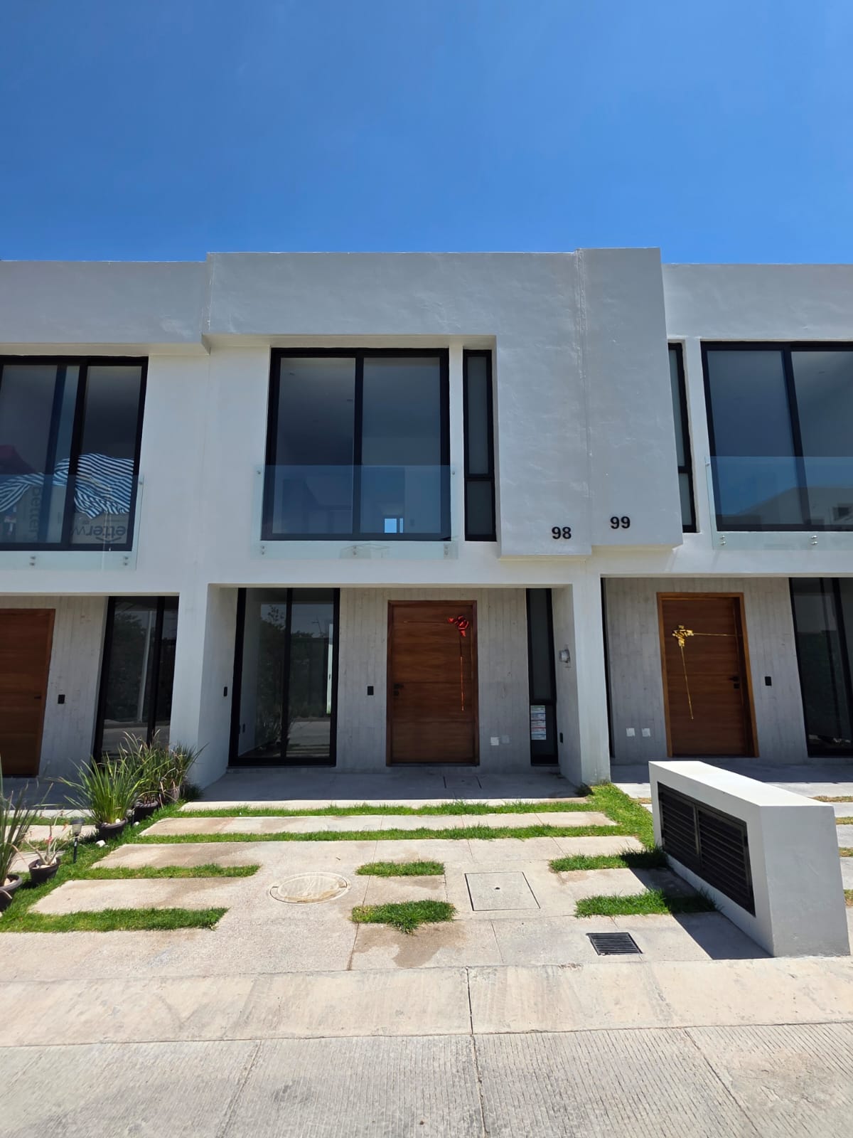 CASA EN CONDOMINIO EN RENTA VALDEPEÑAS