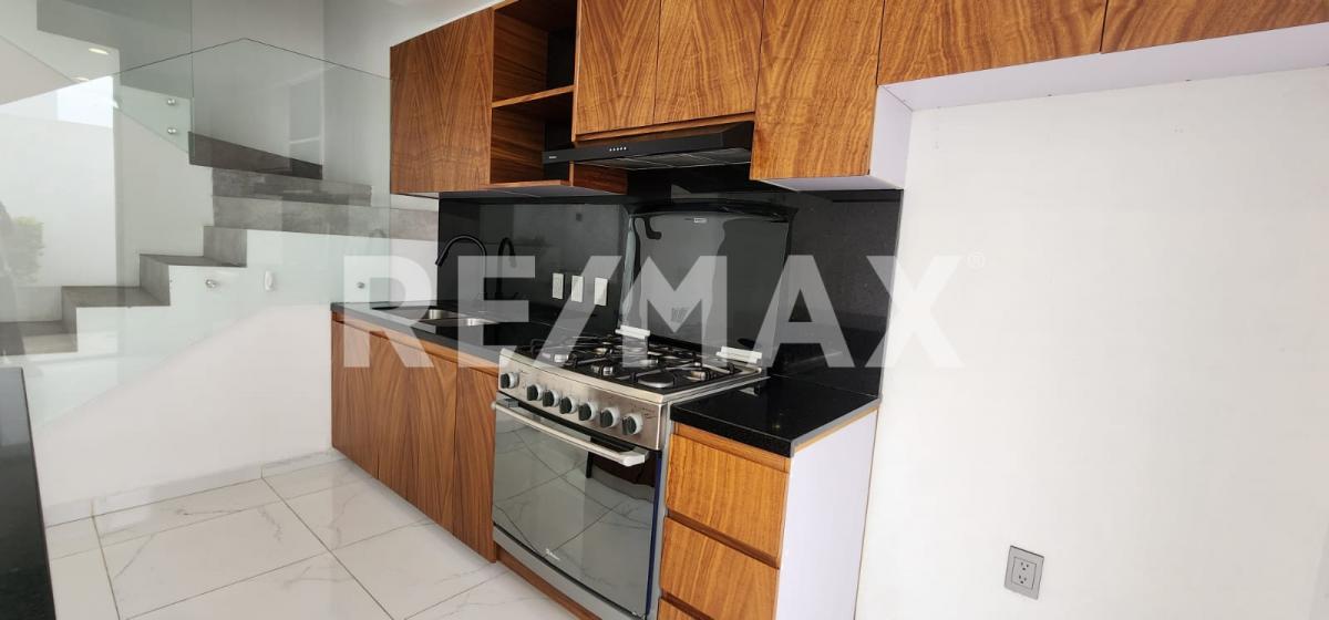 Casa en renta en Adamar en coto Zapata 