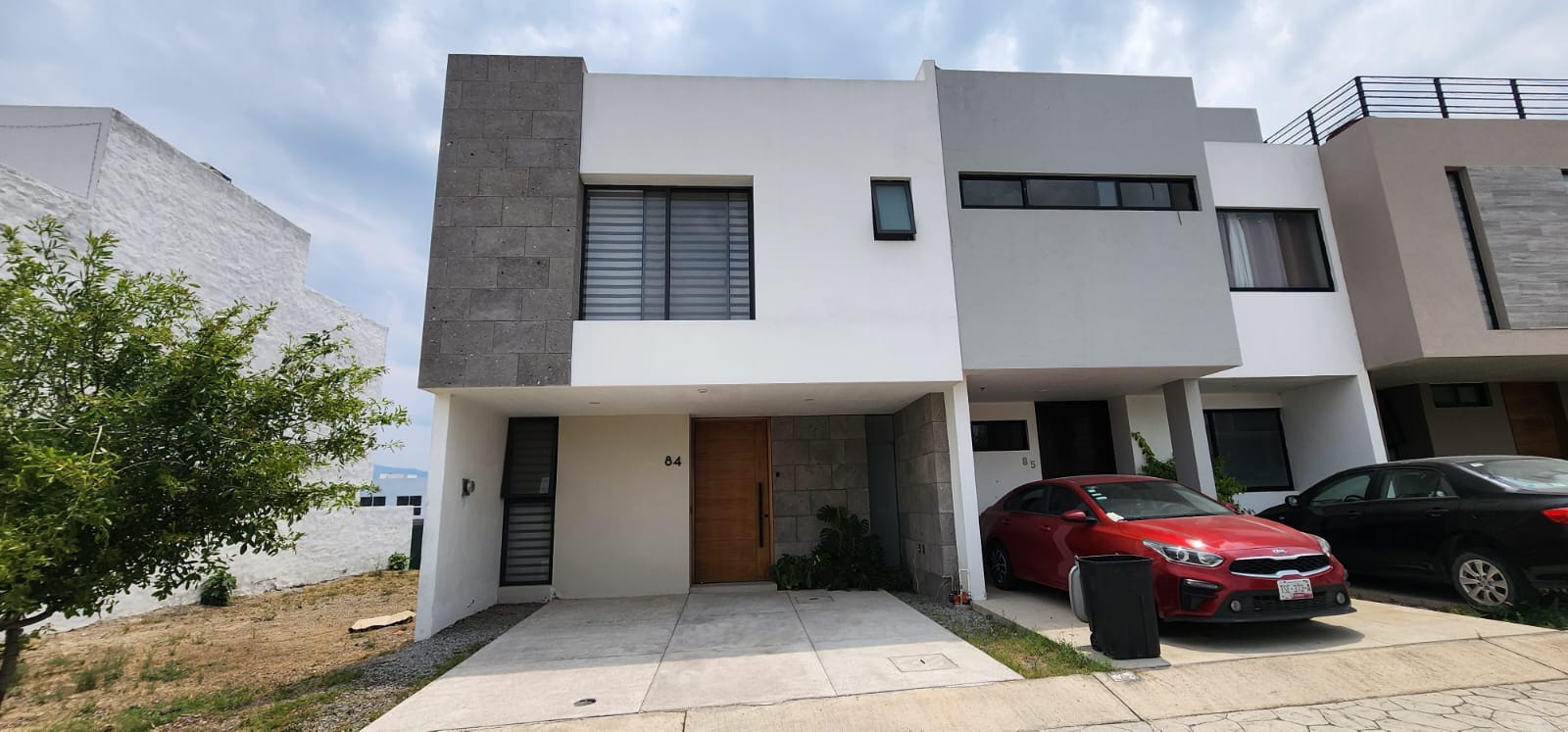 Casa en renta en Adamar en coto Zapata 