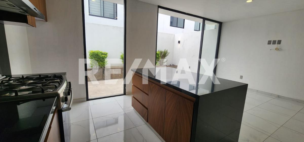 Casa en renta en Adamar en coto Zapata 