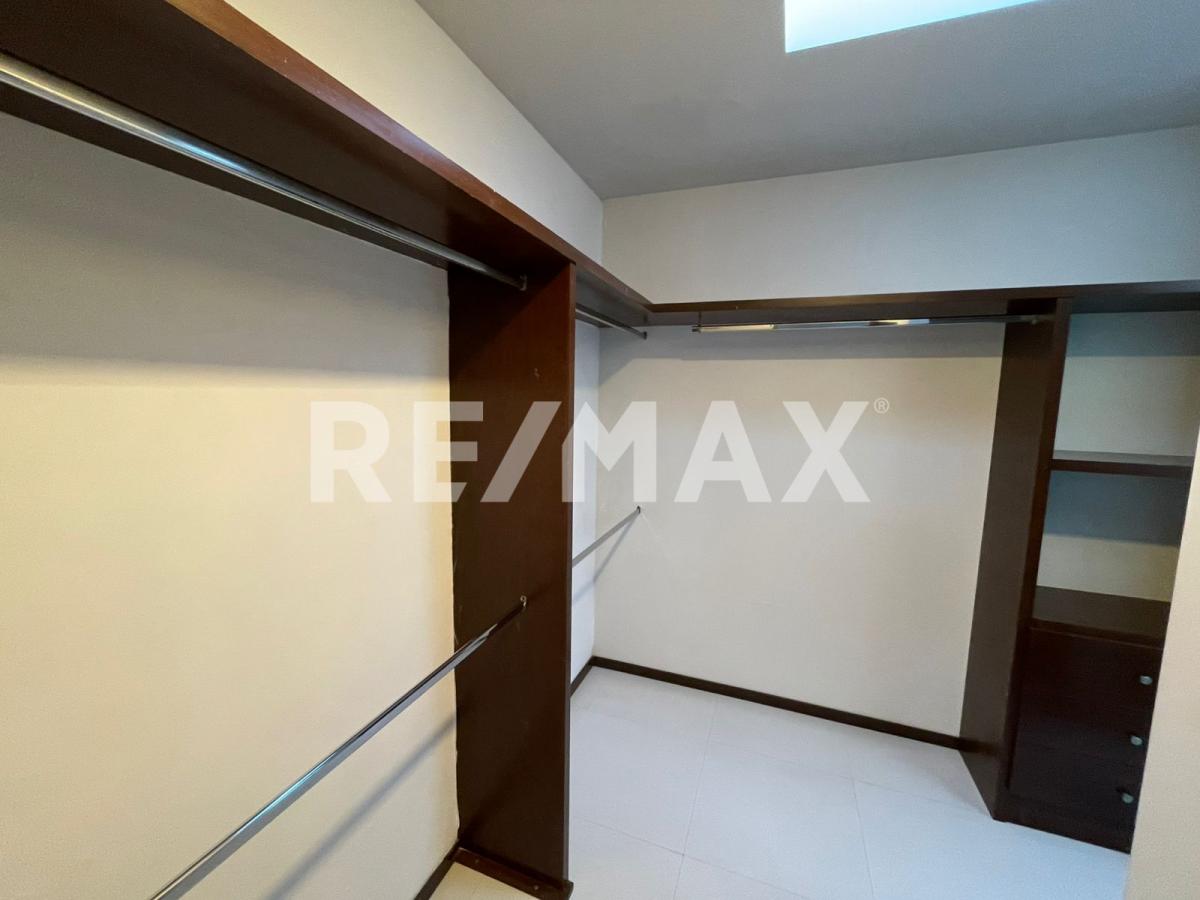 Casa en Renta en Bosques Cedros. en BOSQUES DE SANTA ANITA, Tlajomulco de Zúñiga - foto 15 de 26
