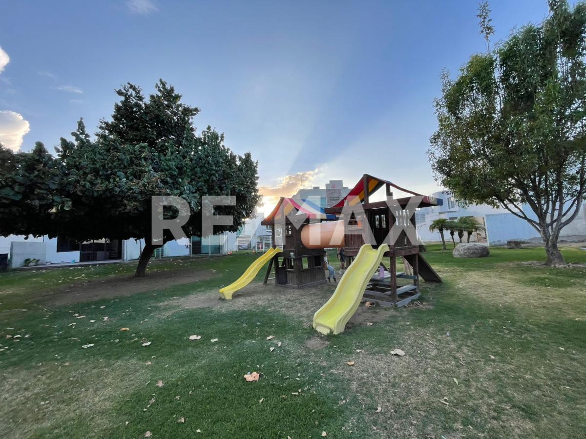 Casa en Renta en Bosques Cedros. en BOSQUES DE SANTA ANITA, Tlajomulco de Zúñiga - foto 22 de 26