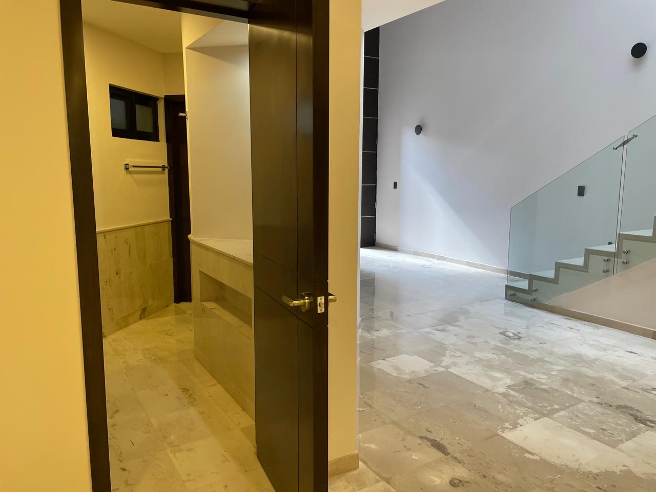 Casa en renta  en PUERTA DE HIERRO, Zapopan - foto 12 de 48