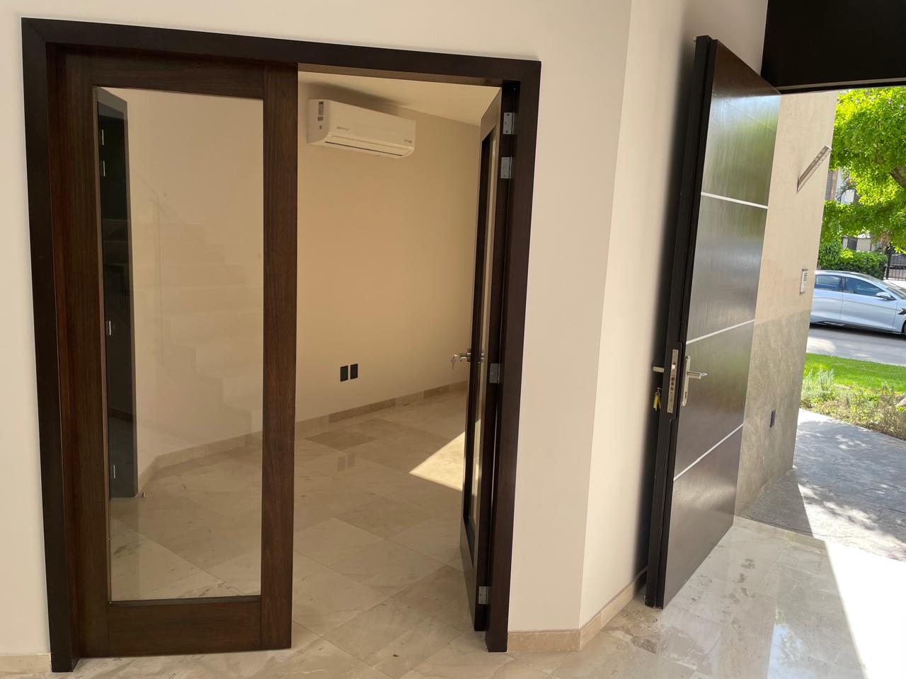 Casa en renta  en PUERTA DE HIERRO, Zapopan - foto 4 de 48