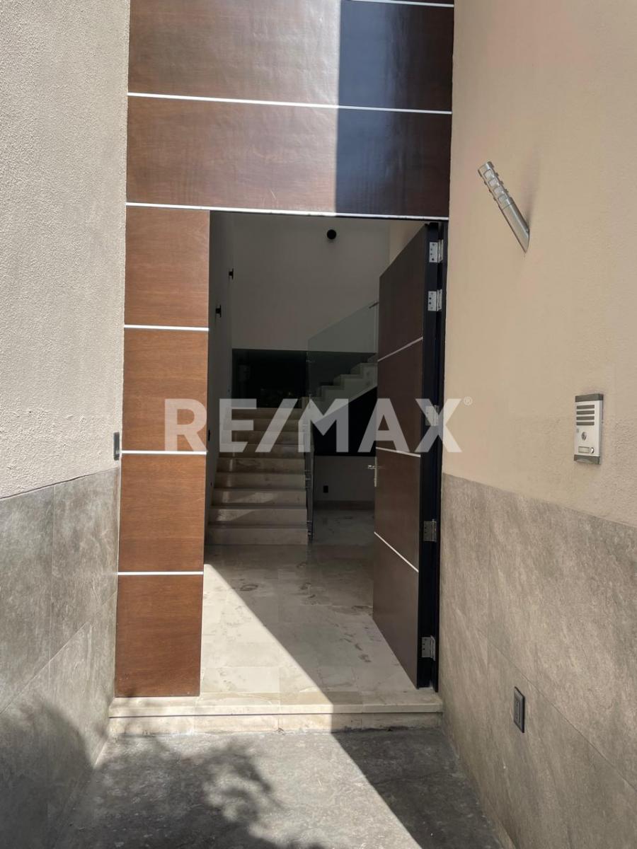 Casa en renta  en PUERTA DE HIERRO, Zapopan - foto 3 de 48