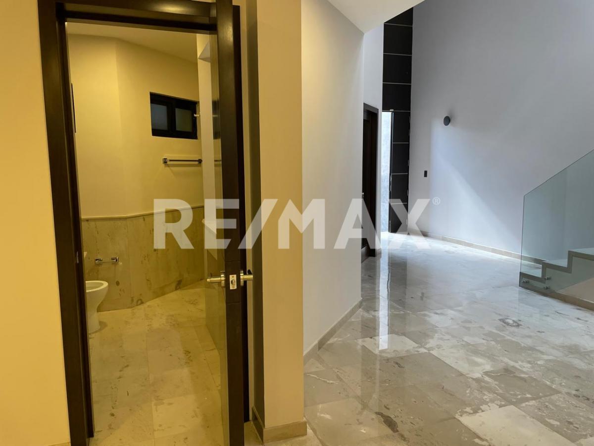 Casa en renta  en PUERTA DE HIERRO, Zapopan - foto 6 de 48