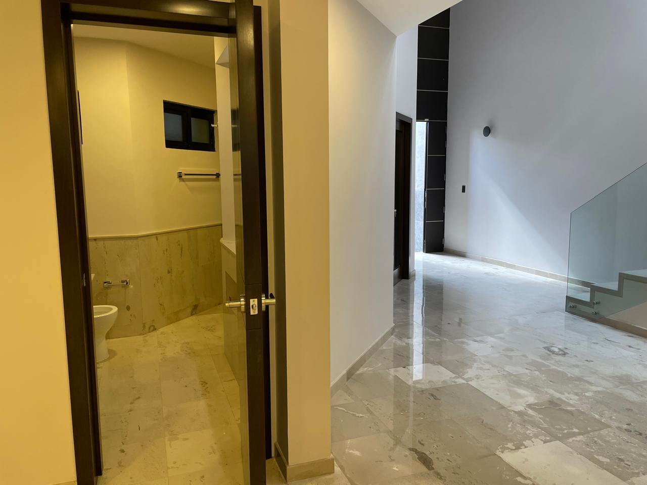 Casa en renta  en PUERTA DE HIERRO, Zapopan - foto 6 de 48