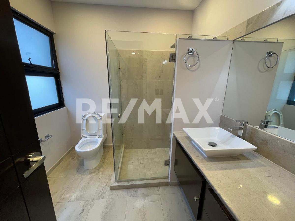 Casa en renta  en PUERTA DE HIERRO, Zapopan - foto 34 de 48
