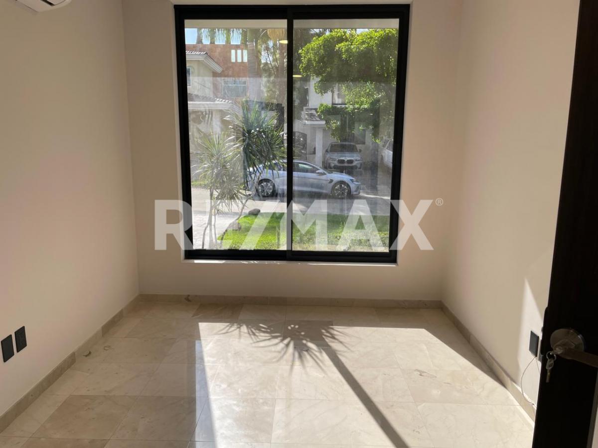 Casa en renta  en PUERTA DE HIERRO, Zapopan - foto 9 de 48