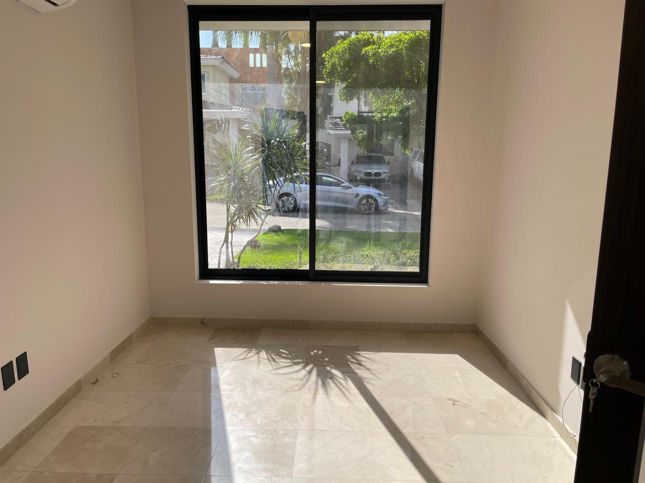 Casa en renta  en PUERTA DE HIERRO, Zapopan - foto 9 de 48
