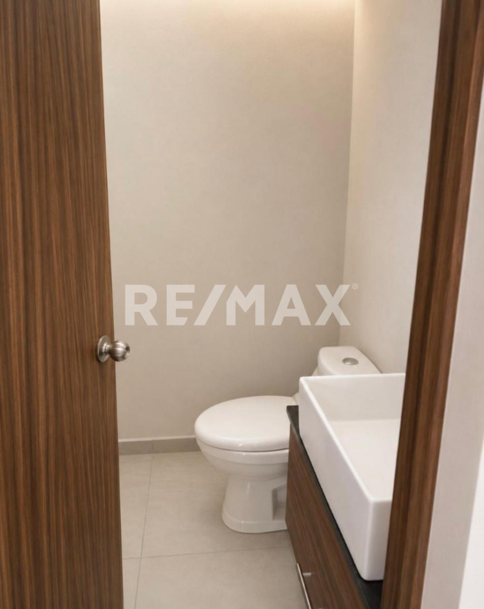 Casa en Venta en BOSQUES DE SANTA ANITA, Tlajomulco de Zúñiga - foto 7 de 24