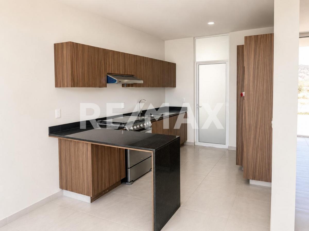 Casa en Venta en BOSQUES DE SANTA ANITA, Tlajomulco de Zúñiga - foto 6 de 24