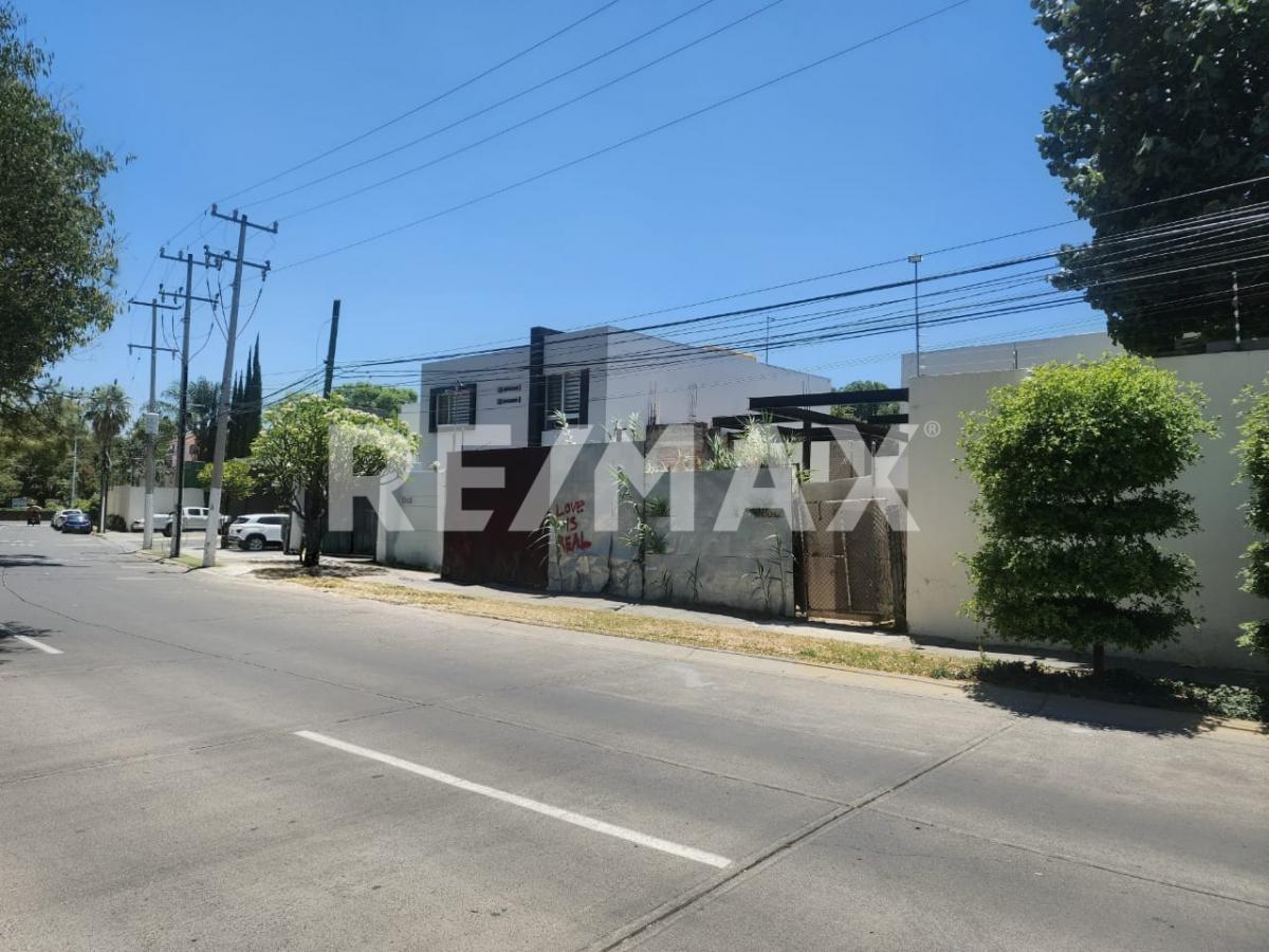 Terreno en Venta en Naciones Unidas