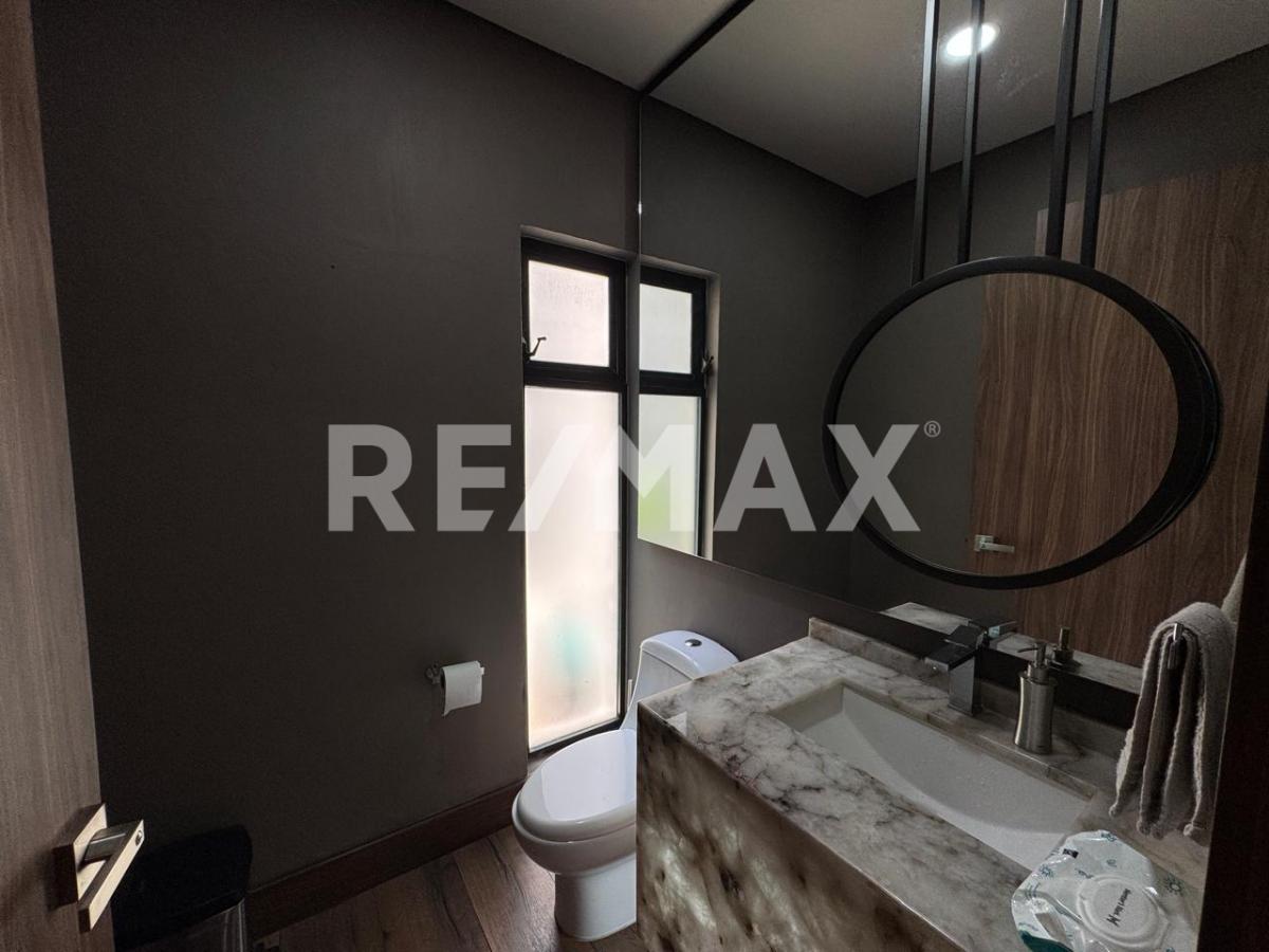 Casa en Venta en El Palomar en EL PALOMAR, Tlajomulco de Zúñiga - foto 5 de 40