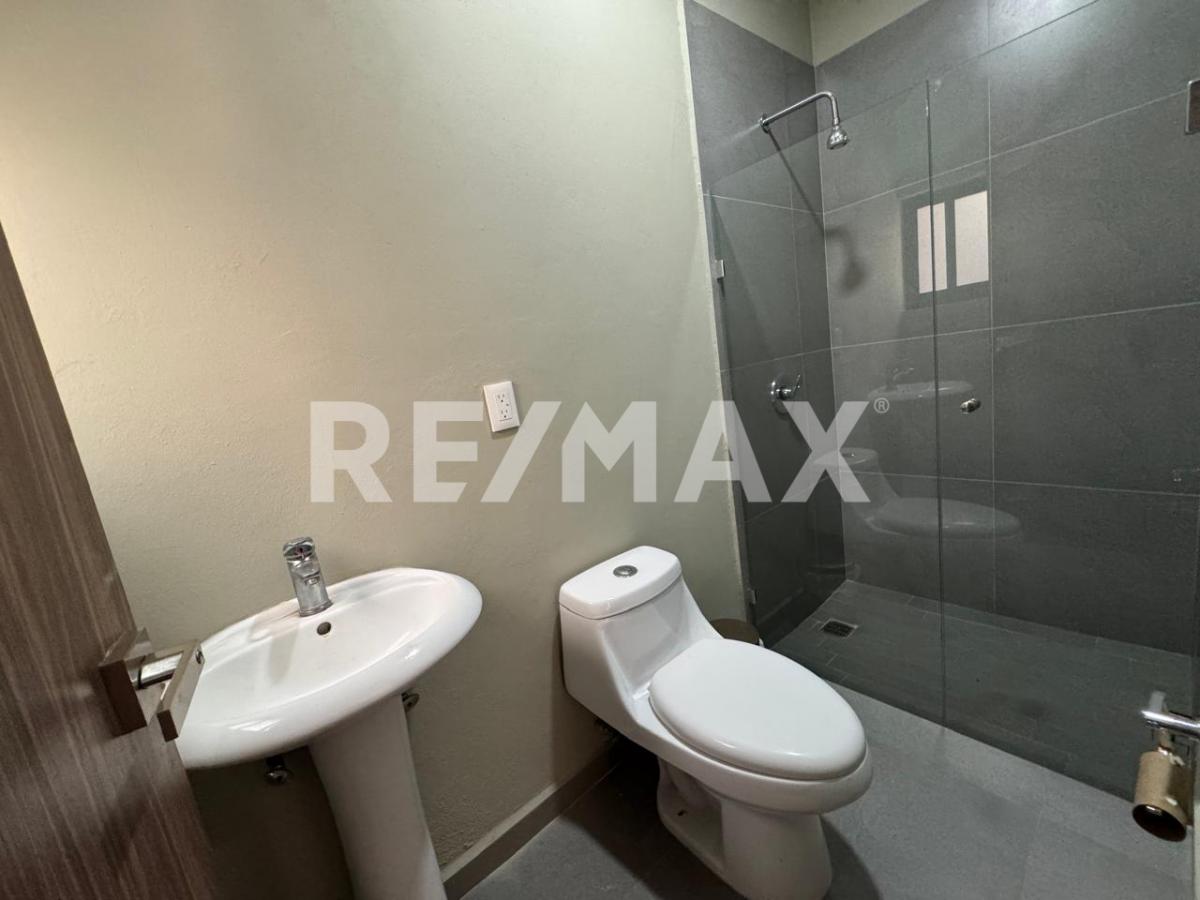Casa en Venta en El Palomar en EL PALOMAR, Tlajomulco de Zúñiga - foto 16 de 40