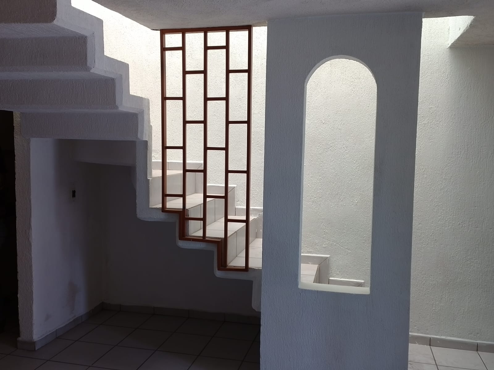 Casa en Venta  en Jardines Del Edén, Tlajomulco de Zúñiga - foto 2 de 13