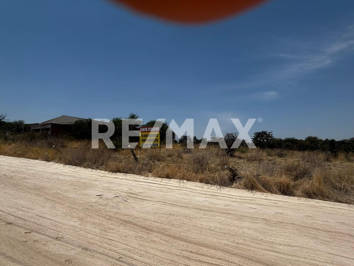 LAND FOR SALE IN FRONT OF PAVORREALES HALL
