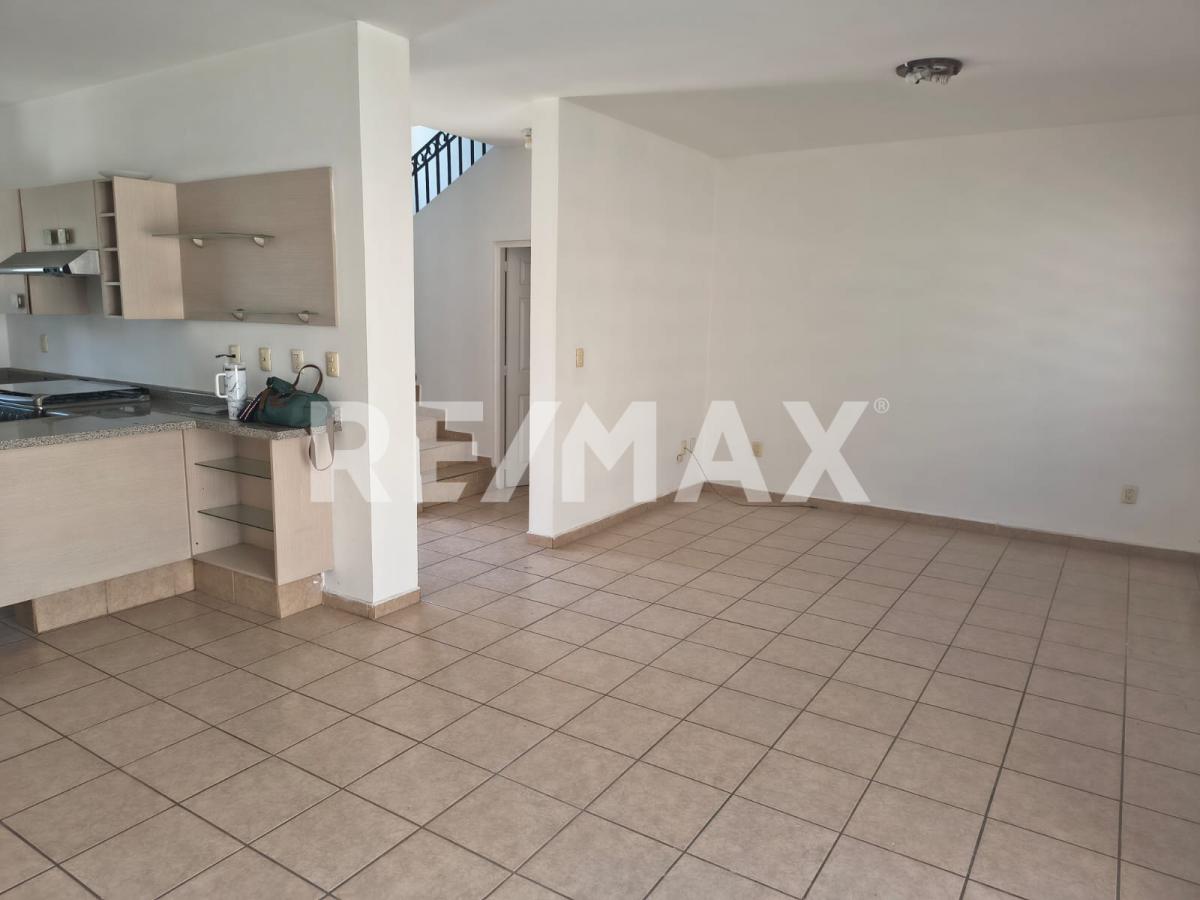 Casa en RENTA en VILLA CALIFORNIA, Tlajomulco de Zúñiga - foto 4 de 13