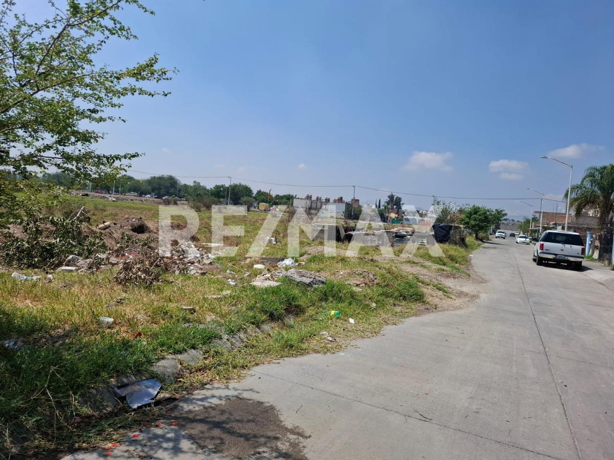 Terreno en Venta en PASEOS DEL VALLE, Tlajomulco de Zúñiga - foto 5 de 12