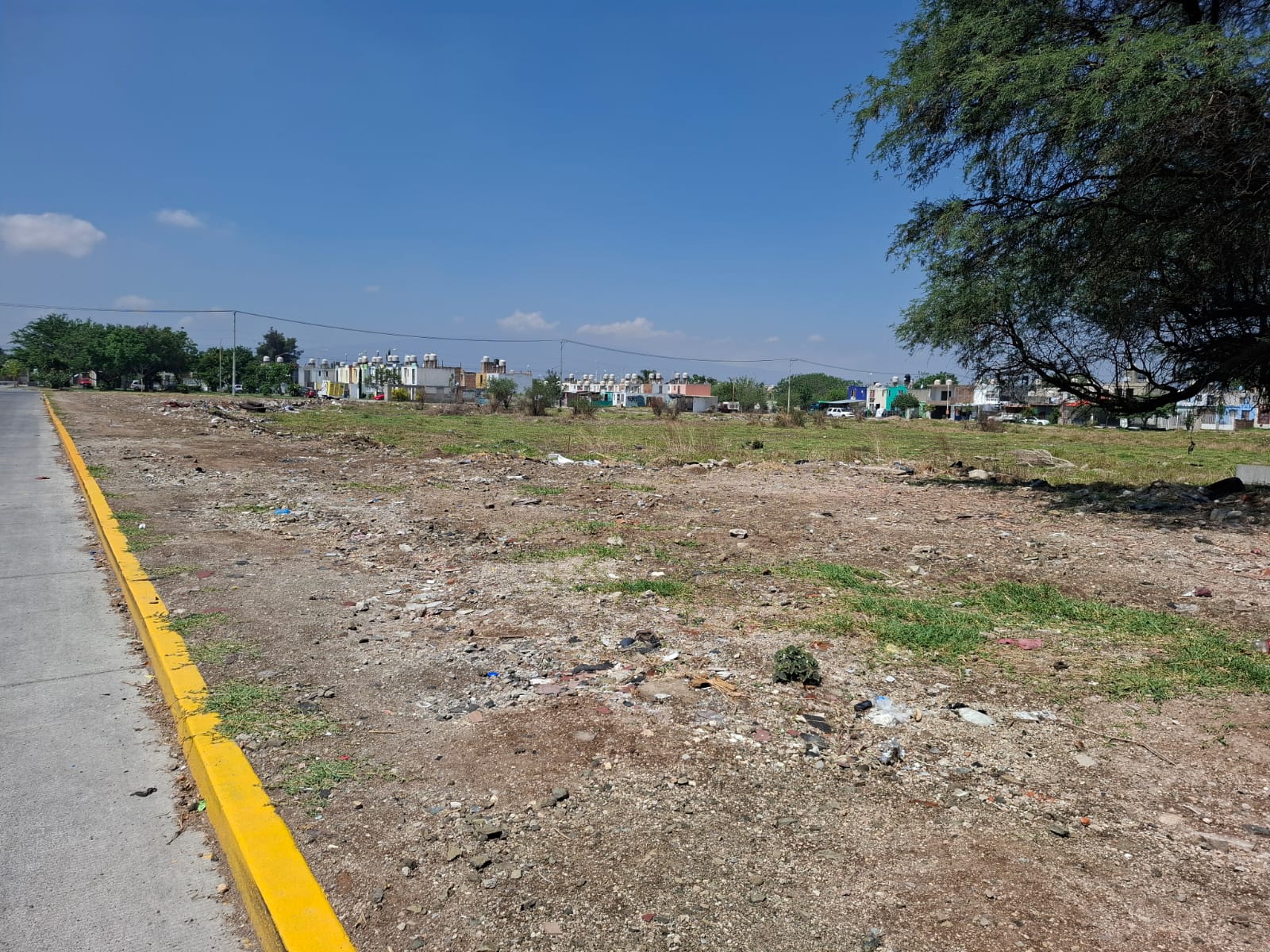 Terreno en Venta en PASEOS DEL VALLE, Tlajomulco de Zúñiga - foto 6 de 12
