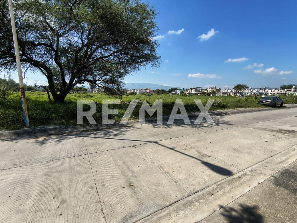 Terreno en Venta en PASEOS DEL VALLE, Tlajomulco de Zúñiga - foto 3 de 12