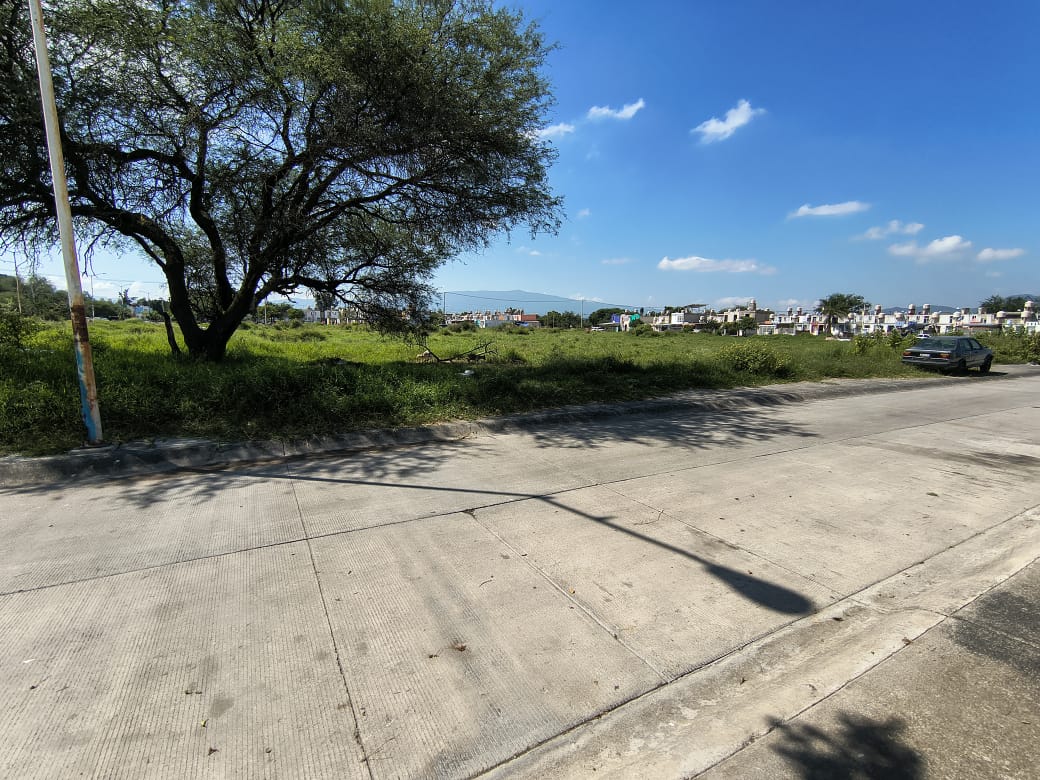 Terreno en Venta en PASEOS DEL VALLE, Tlajomulco de Zúñiga - foto 3 de 12