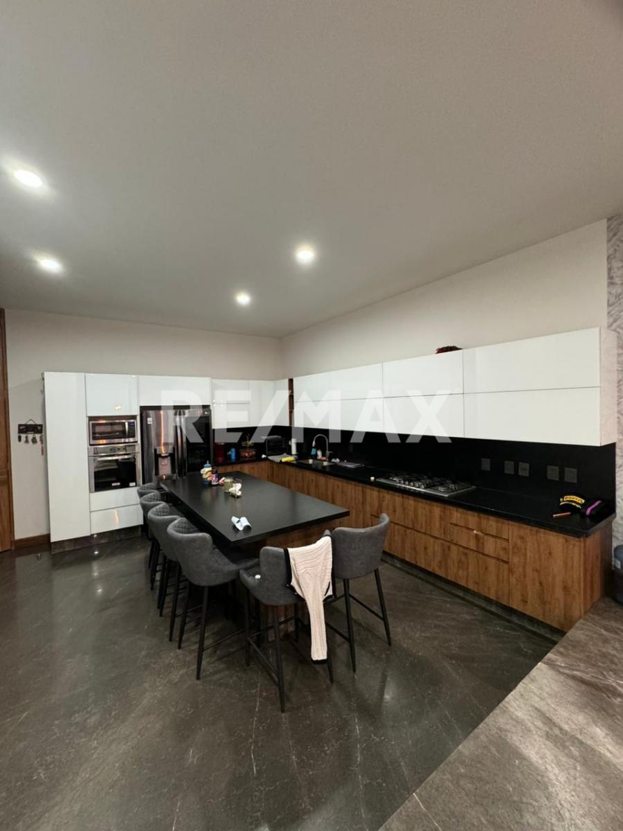 Casa en renta en Puerta del Bosque en PUERTA DE HIERRO, Zapopan - foto 6 de 16