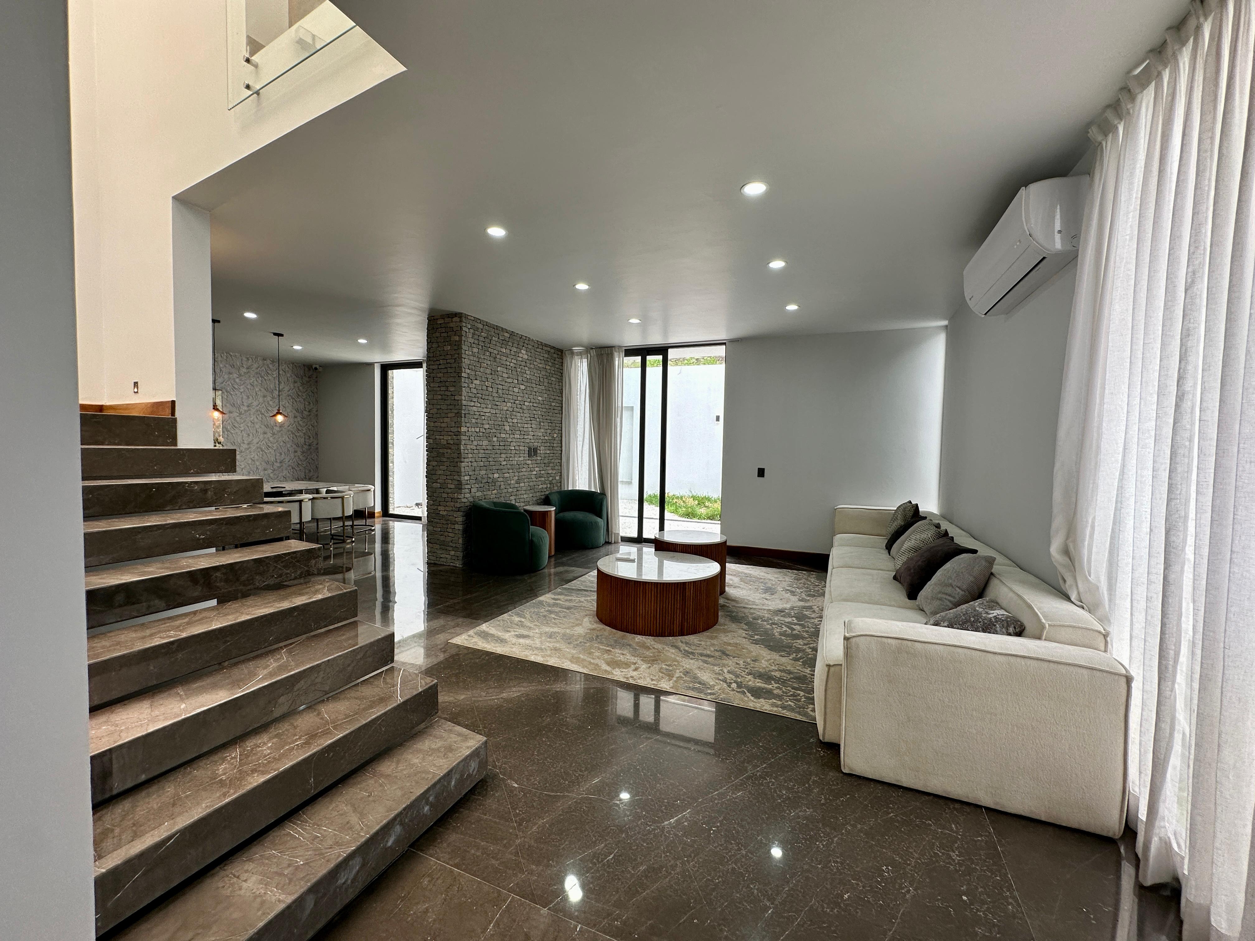 Casa en renta en Puerta del Bosque en PUERTA DE HIERRO, Zapopan - foto 3 de 24