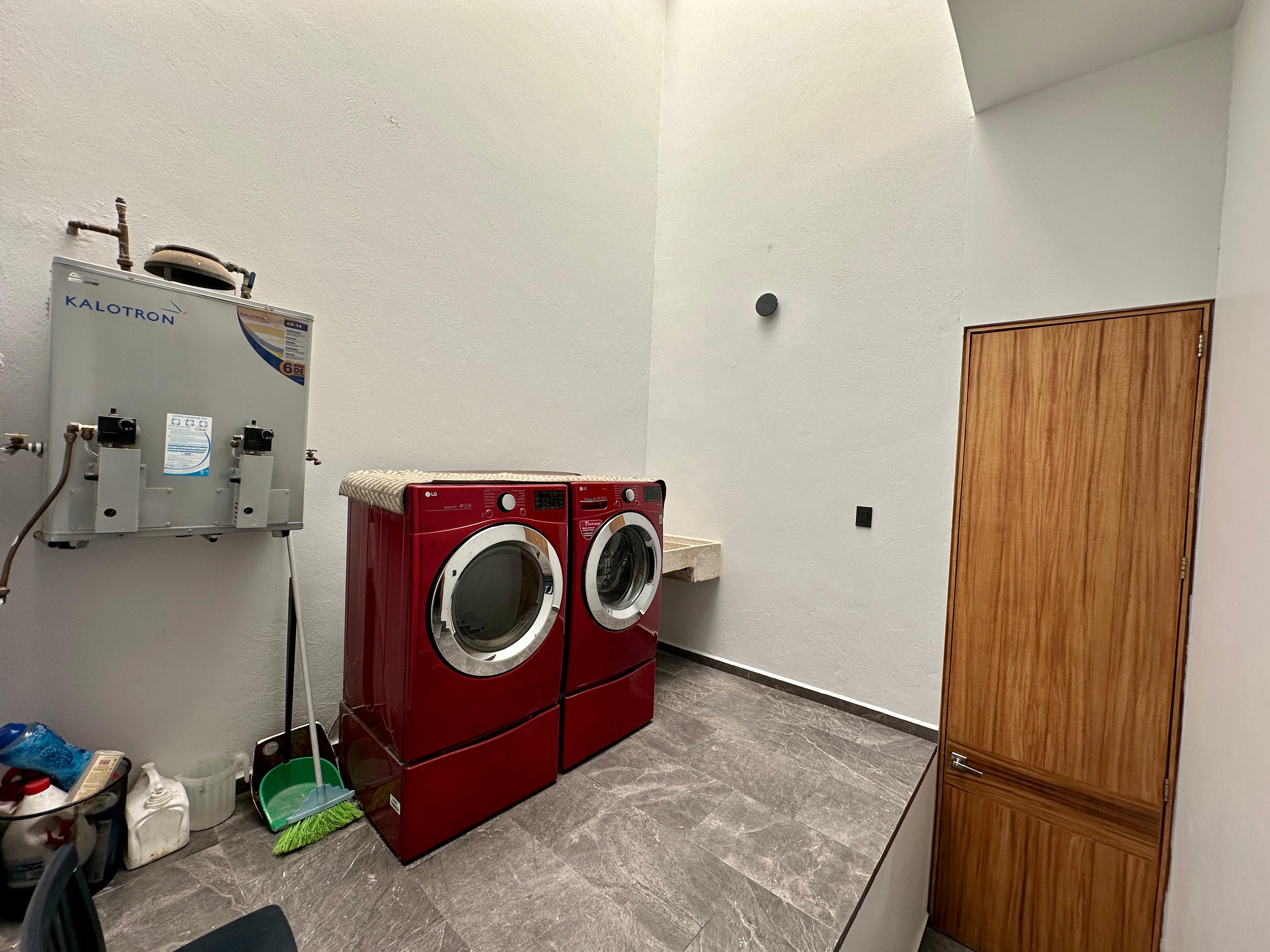 Casa en renta en Puerta del Bosque en PUERTA DE HIERRO, Zapopan - foto 12 de 24