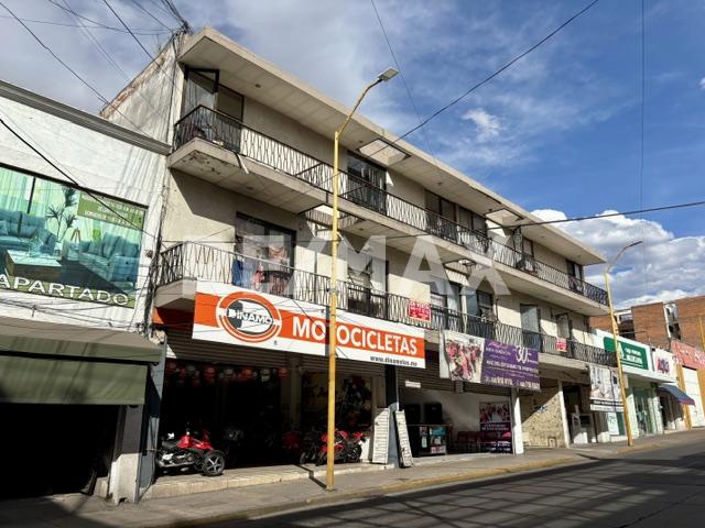 Building for sale on José María Chávez