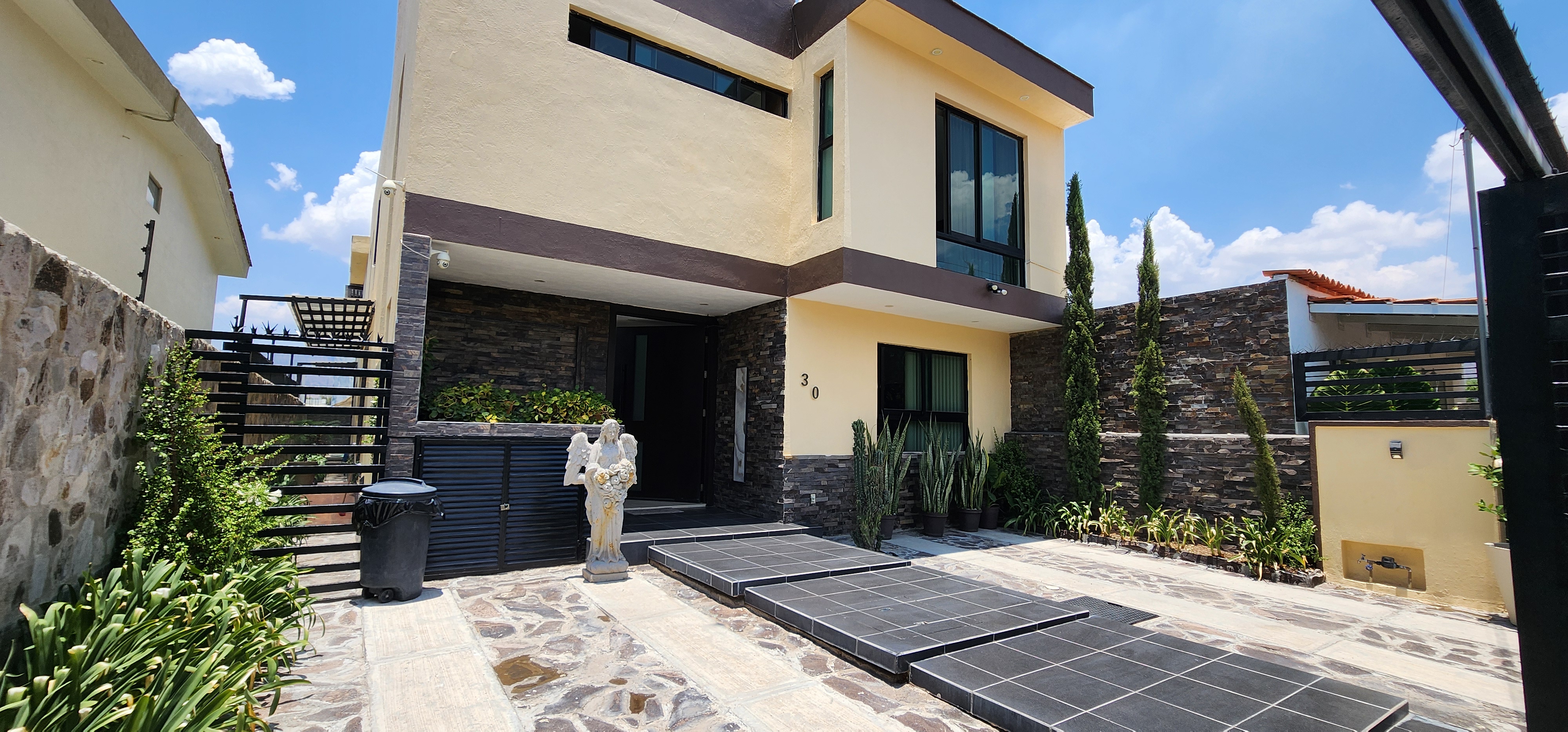 Casa en venta en Cajititlan en Tres Reyes, Tlajomulco de Zúñiga - foto 2 de 50