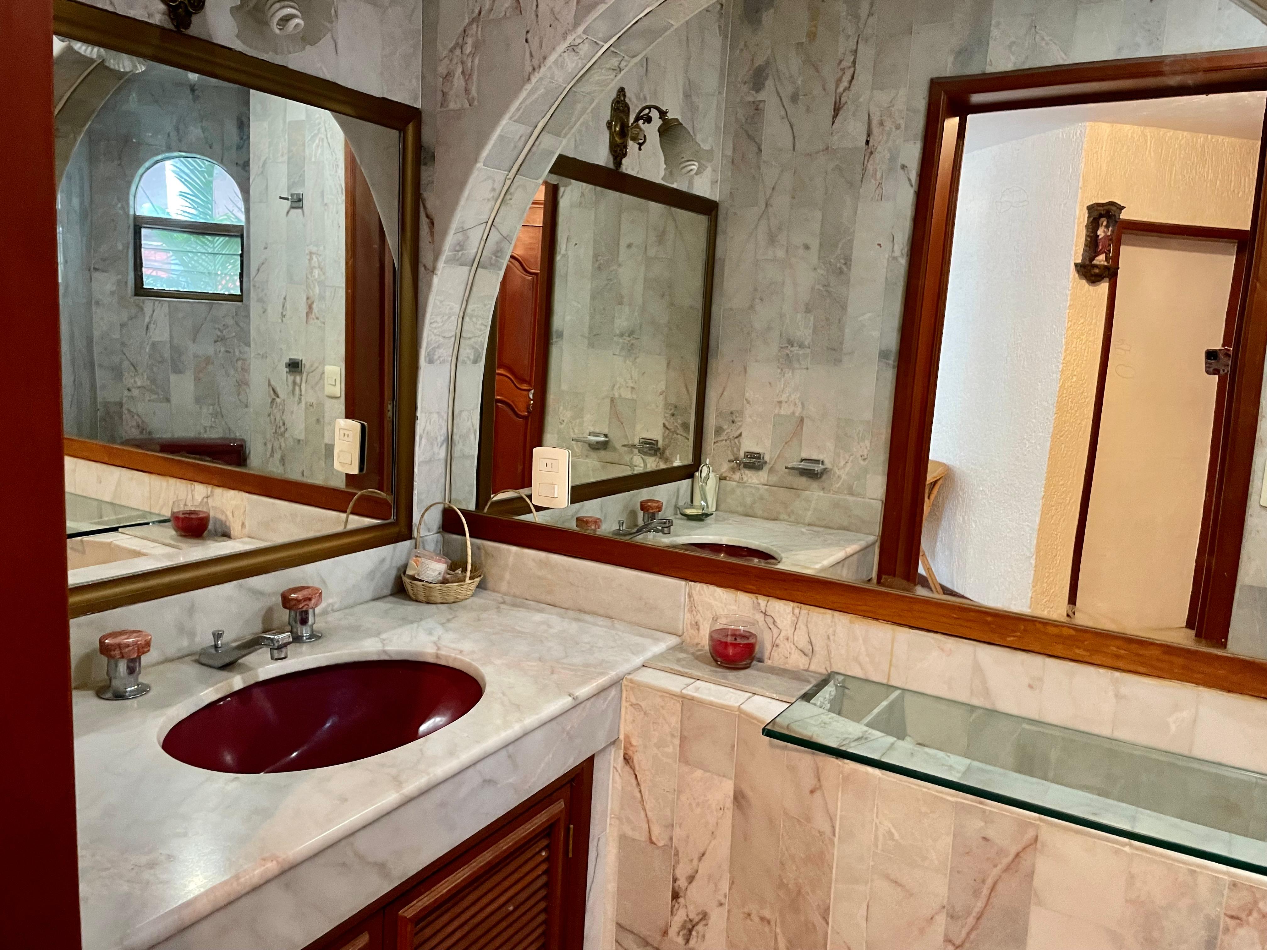 Casas en Venta en Bugambilias, Zapopan - foto 7 de 36