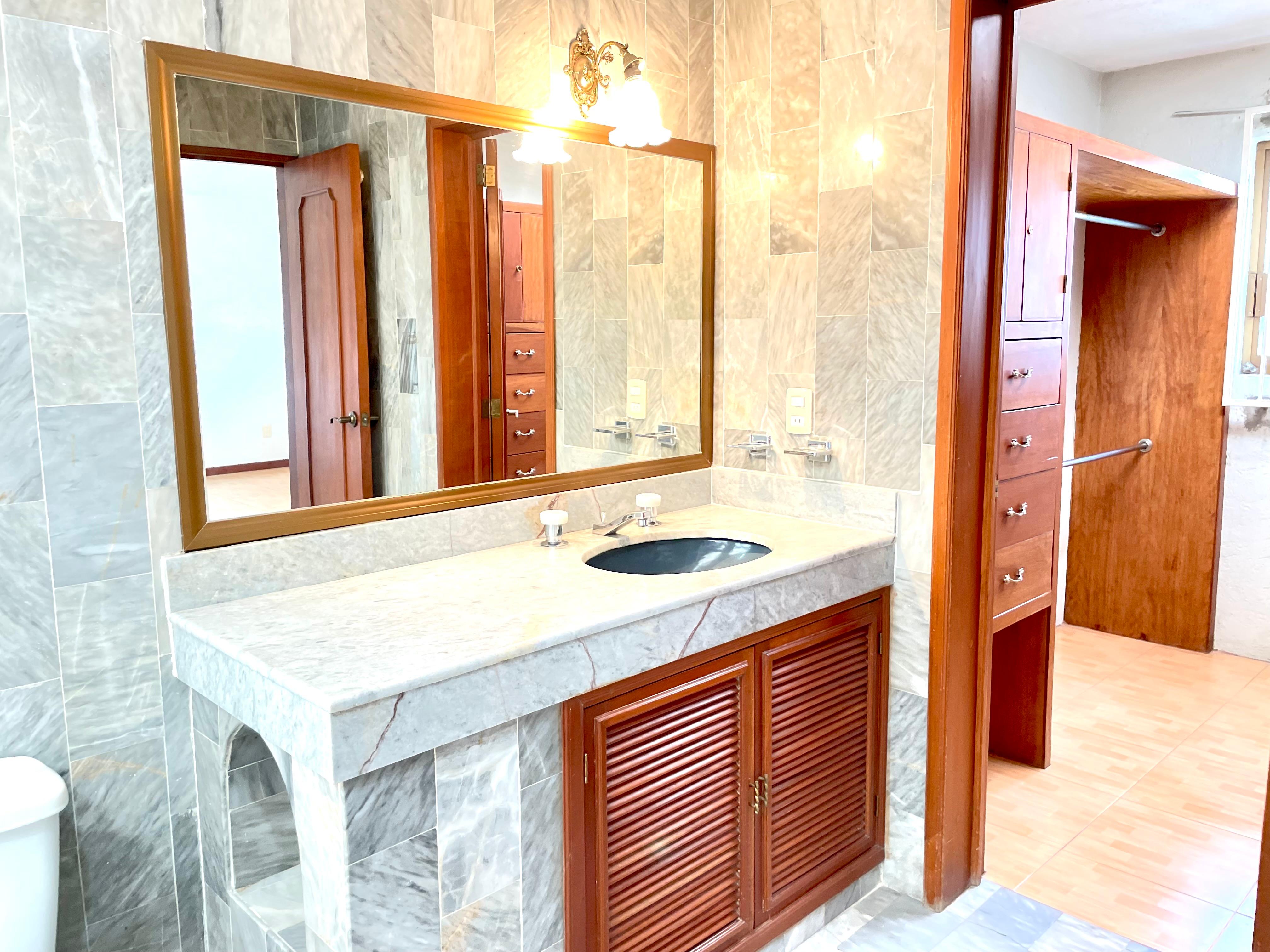 Casas en Venta en Bugambilias, Zapopan - foto 29 de 36